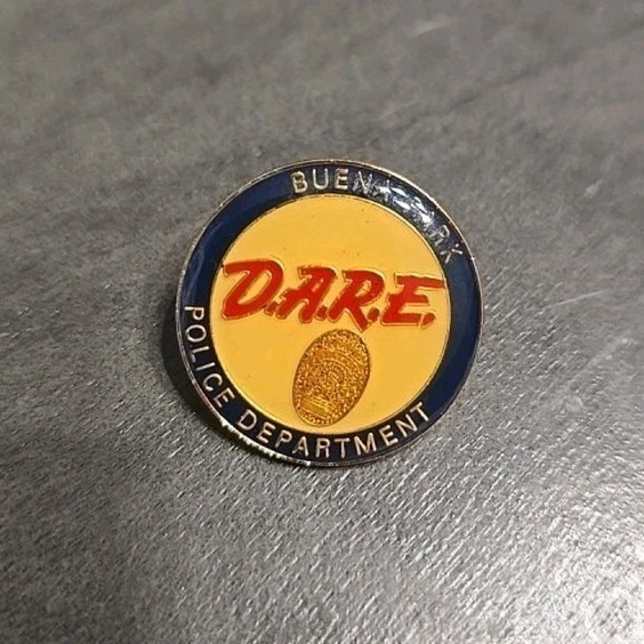 Vintage DARE National Officer Association Lapel Pin Buena Park D.A.R.E. - Picture 1 of 3
